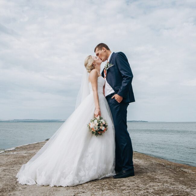 Brautpaar, Braut, Bräutigam, Strandhochzeit, Meer